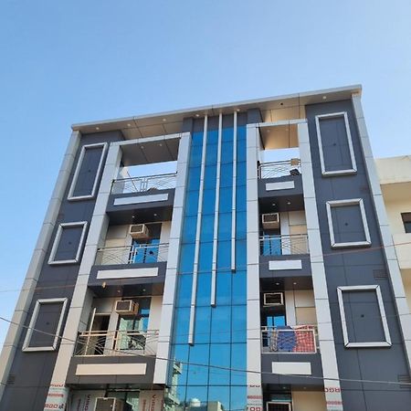 Hotel O Greno House Near Pvr Ansal Plaza Greater Noida Bagian luar foto