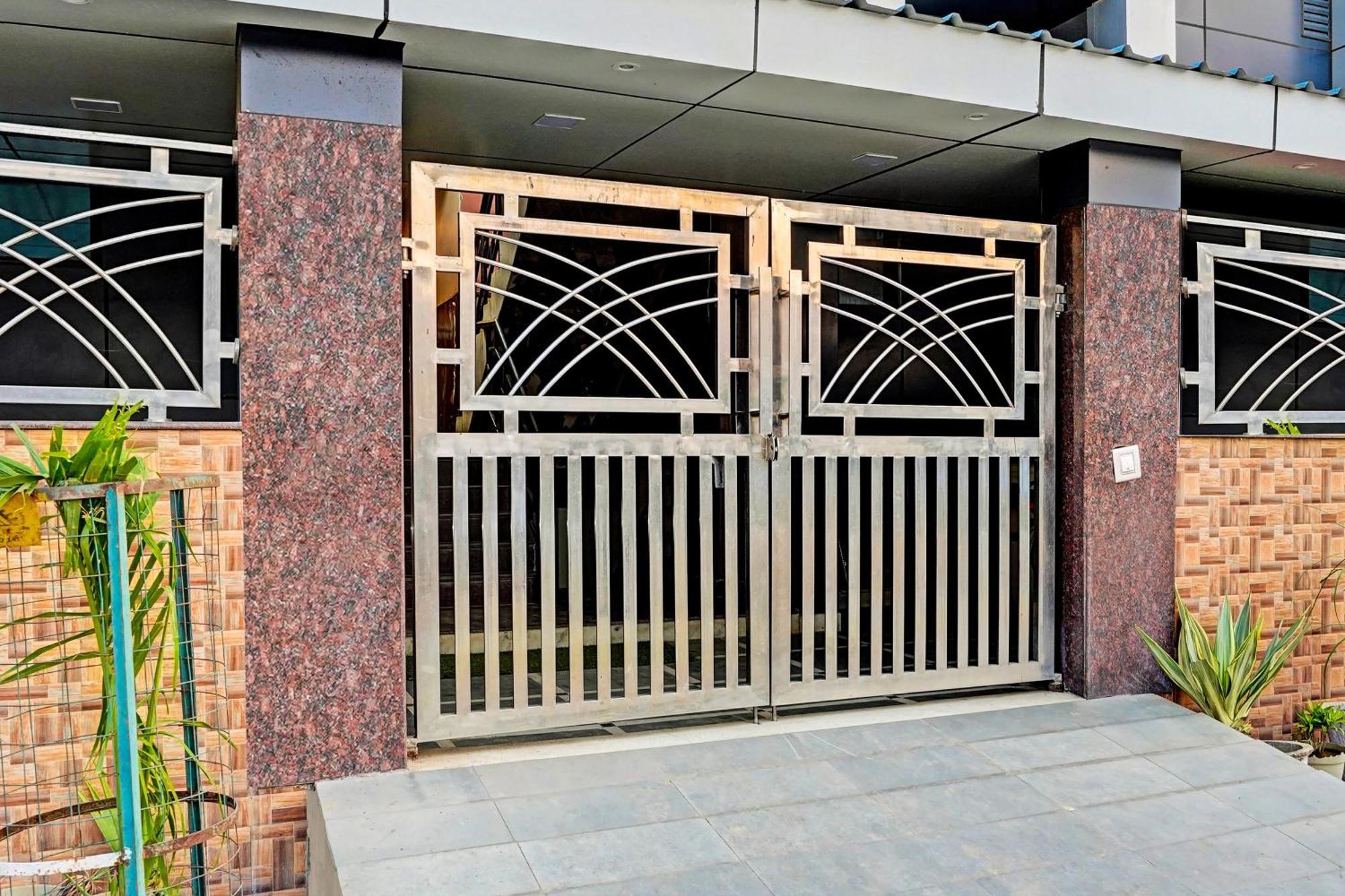 Hotel O Greno House Near Pvr Ansal Plaza Greater Noida Bagian luar foto