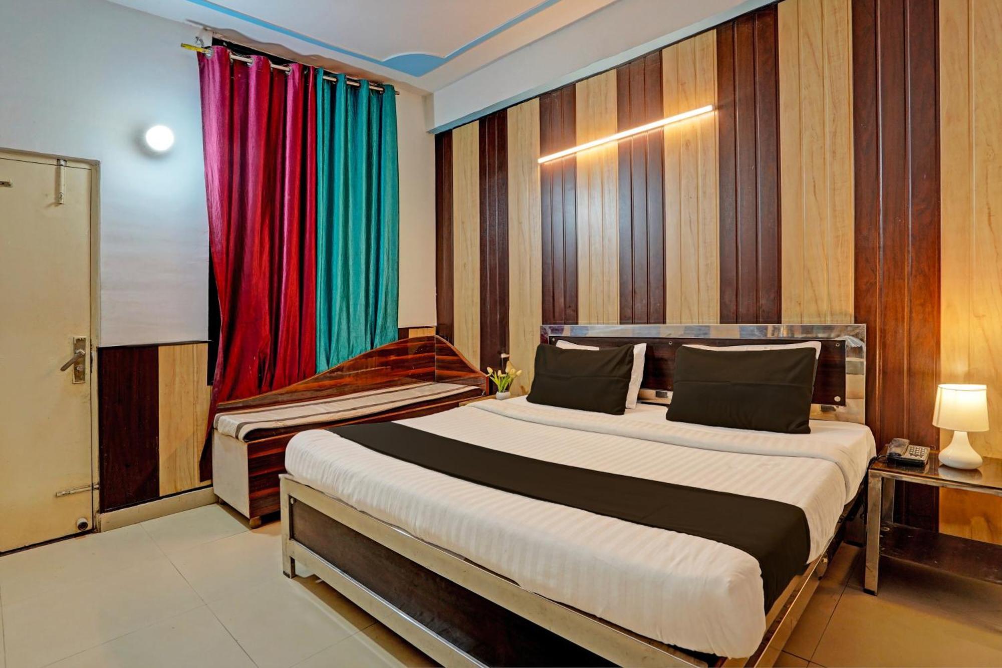 Hotel O Greno House Near Pvr Ansal Plaza Greater Noida Bagian luar foto