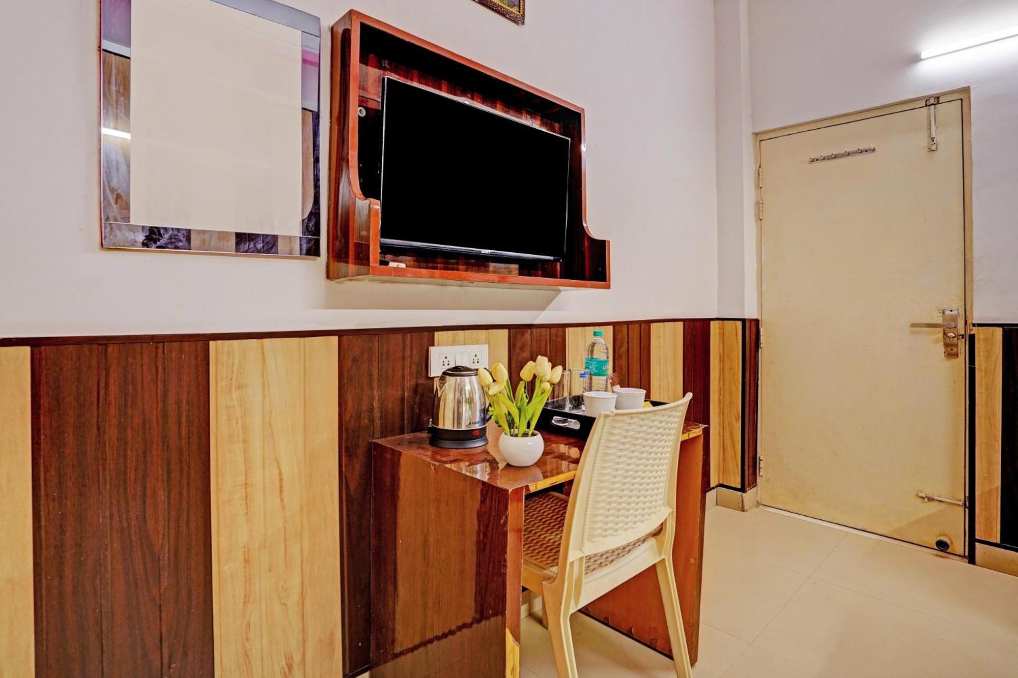 Hotel O Greno House Near Pvr Ansal Plaza Greater Noida Bagian luar foto