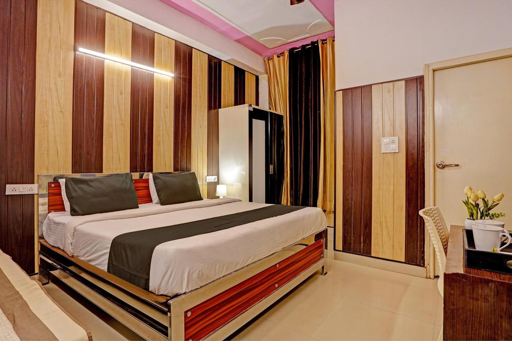 Hotel O Greno House Near Pvr Ansal Plaza Greater Noida Bagian luar foto