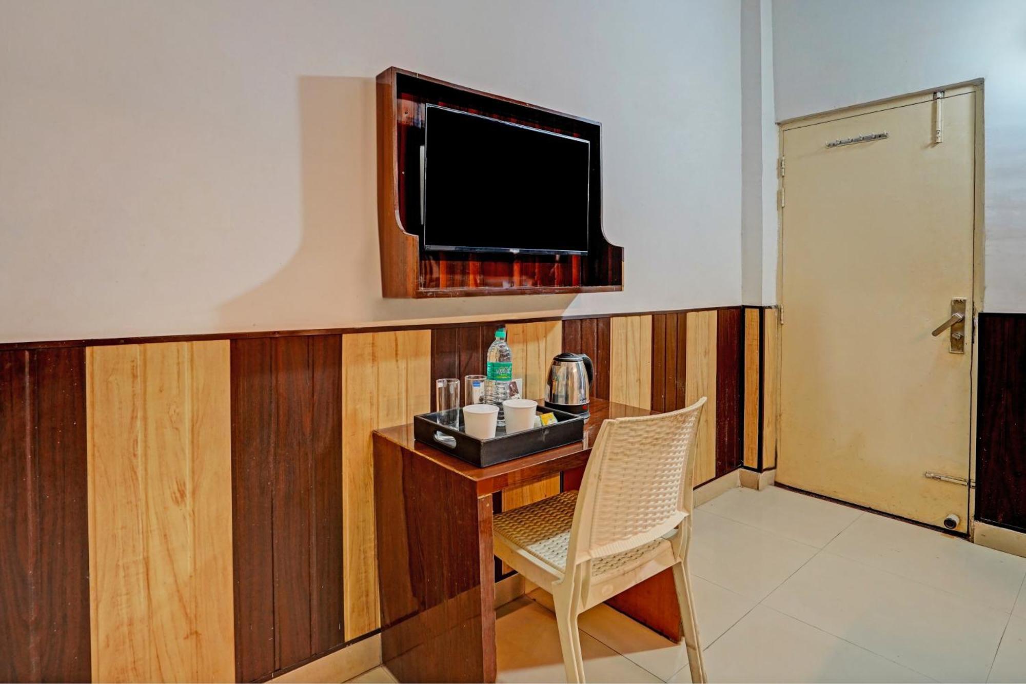 Hotel O Greno House Near Pvr Ansal Plaza Greater Noida Bagian luar foto